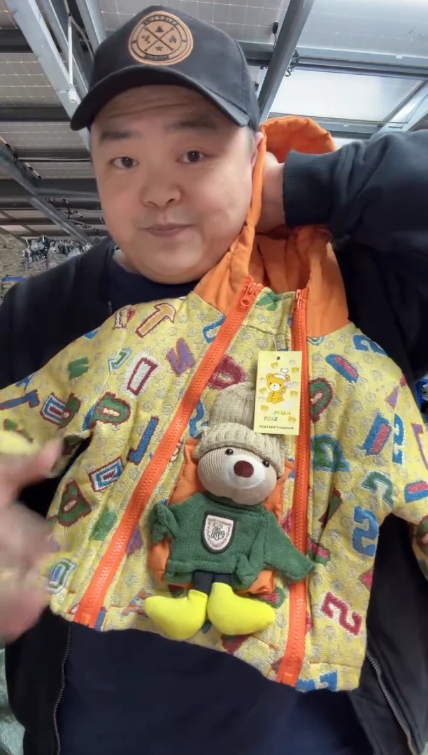 ?****️女童外套130 100