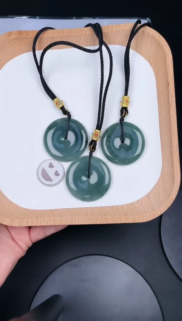 翡翠未镶嵌颈饰Y5A037翡翠菠菜绿大平安扣+（多样性发其一）