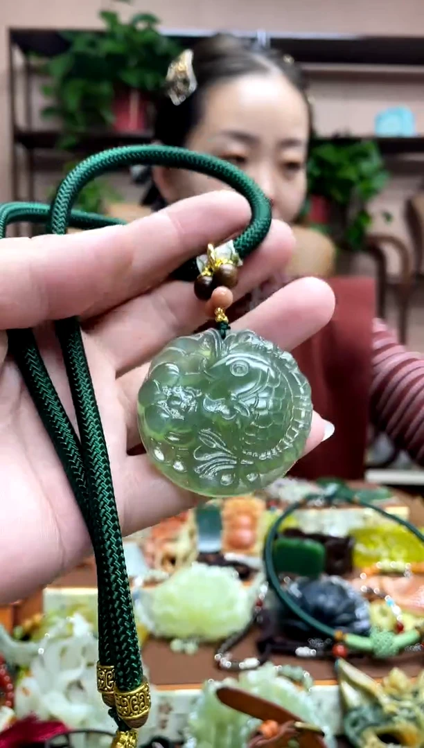 未镶嵌岫玉吊坠·1