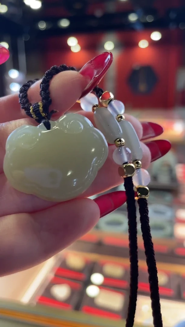 吊坠(赠链)未镶嵌和田玉新疆和田玉祥云如意锁