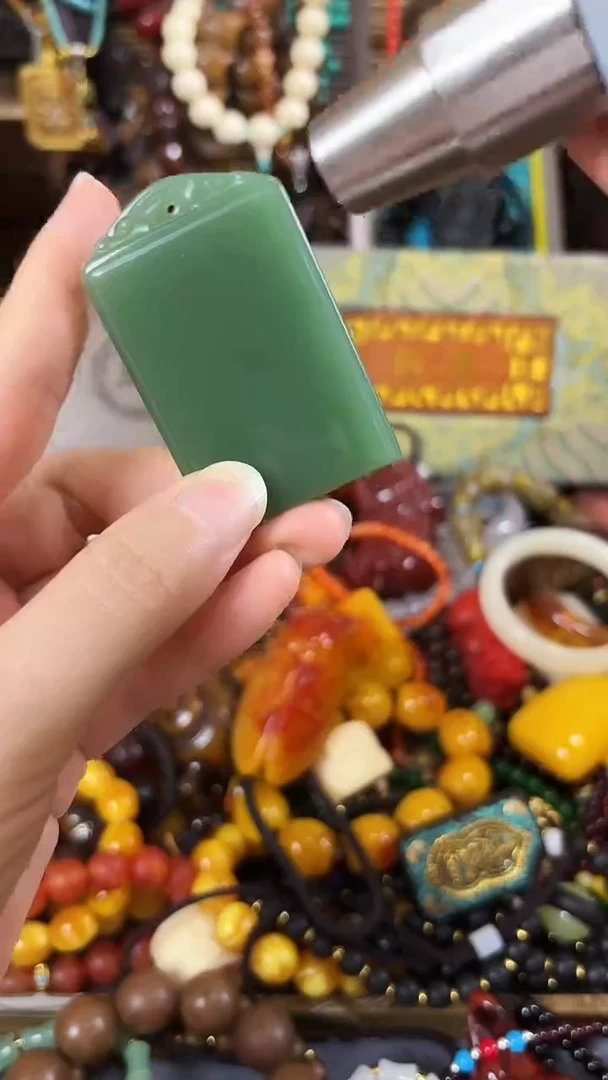 和田玉未镶嵌颈饰..................