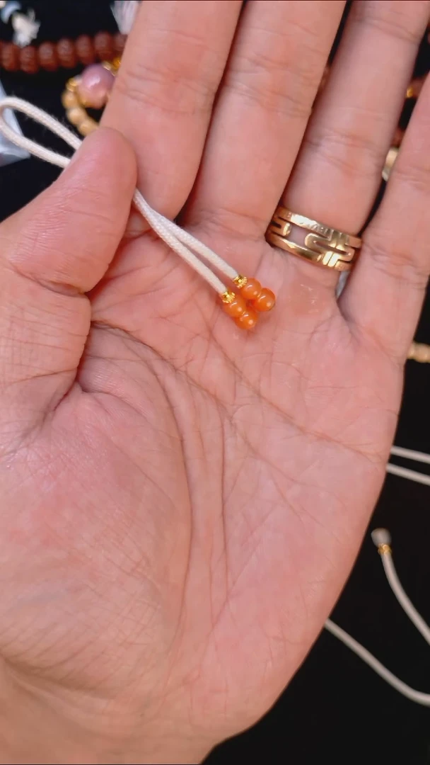 18K金镶嵌配饰玛瑙/玉髓弟子珠