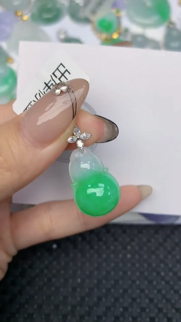 颈饰18K金镶嵌翡翠天然缅甸翡翠a货百元以上9元证书费自理