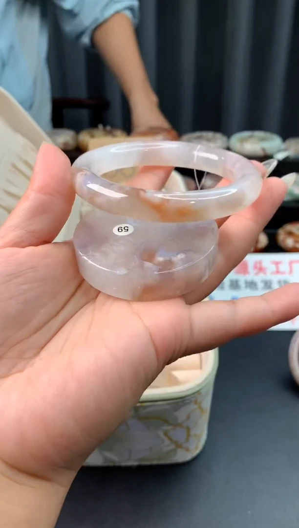 未镶嵌手镯石英质玉（60圈口）赠送镯心