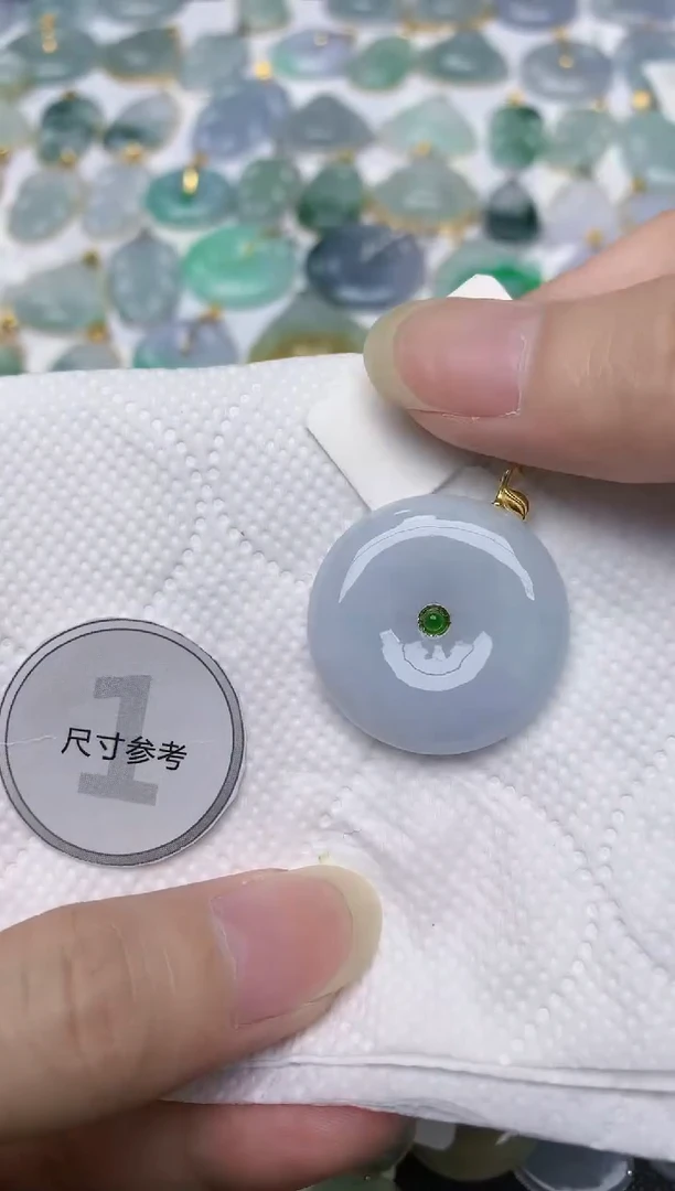 翡翠18K金镶嵌颈饰天然A货翡翠