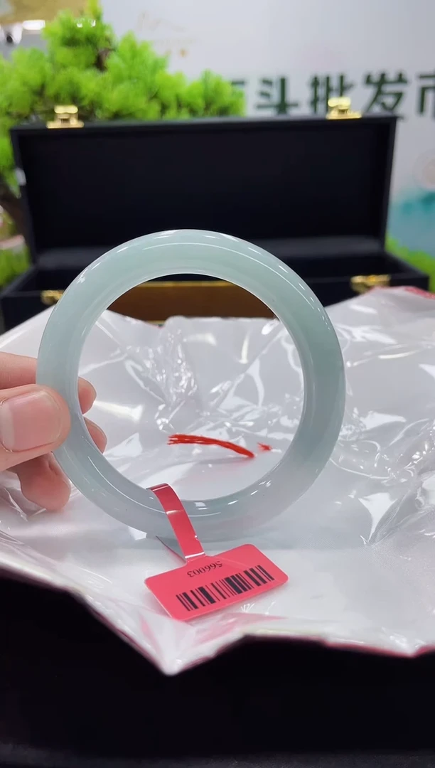 【闪购商品】翡翠手镯未镶嵌手镯
