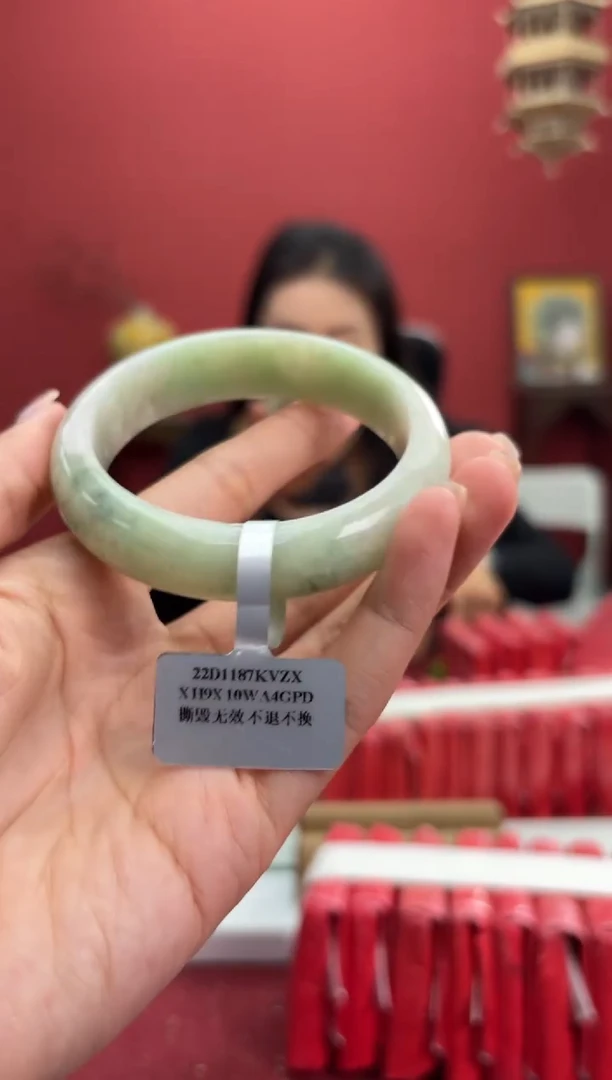 【闪购商品】翡翠手镯未镶嵌6手镯