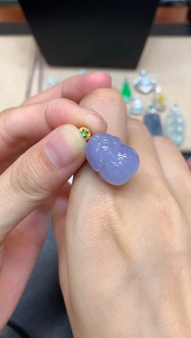 颈饰18K金镶嵌翡翠貔貅【无服务费