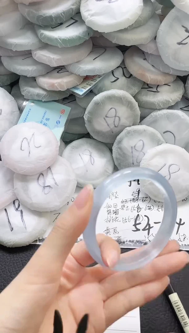 未镶嵌手镯石英质玉18-64