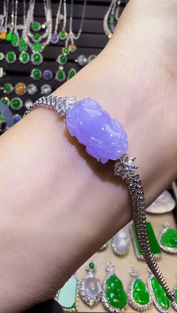 18K金镶嵌手链翡翠貔貅