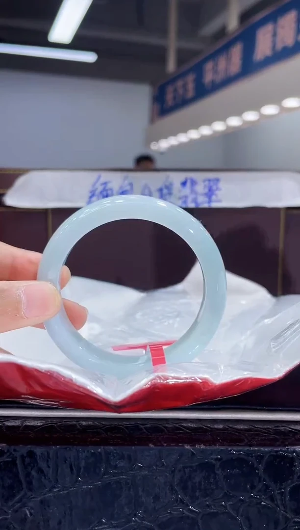 未镶嵌手镯翡翠5
