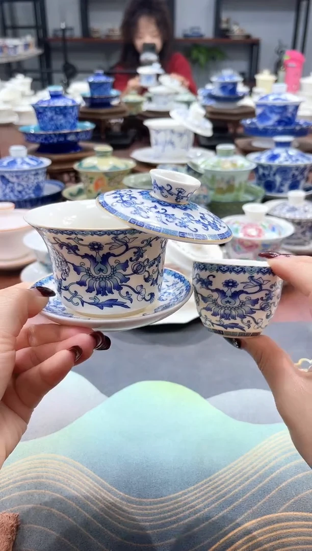 【闪购商品】小号马蹄珐琅彩缠枝莲盖碗+4杯