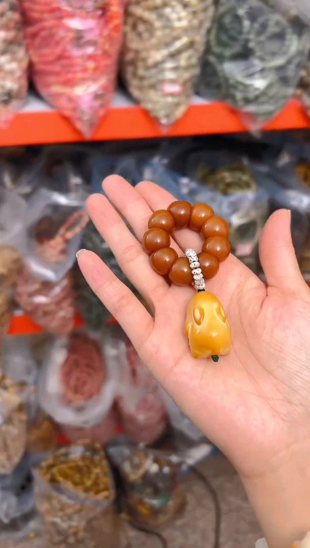 吊坠菩提根/象牙果栗子手捻带黄趴趴兔