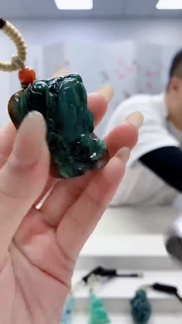 未镶嵌定制翡翠4898lr-毛货挂件14