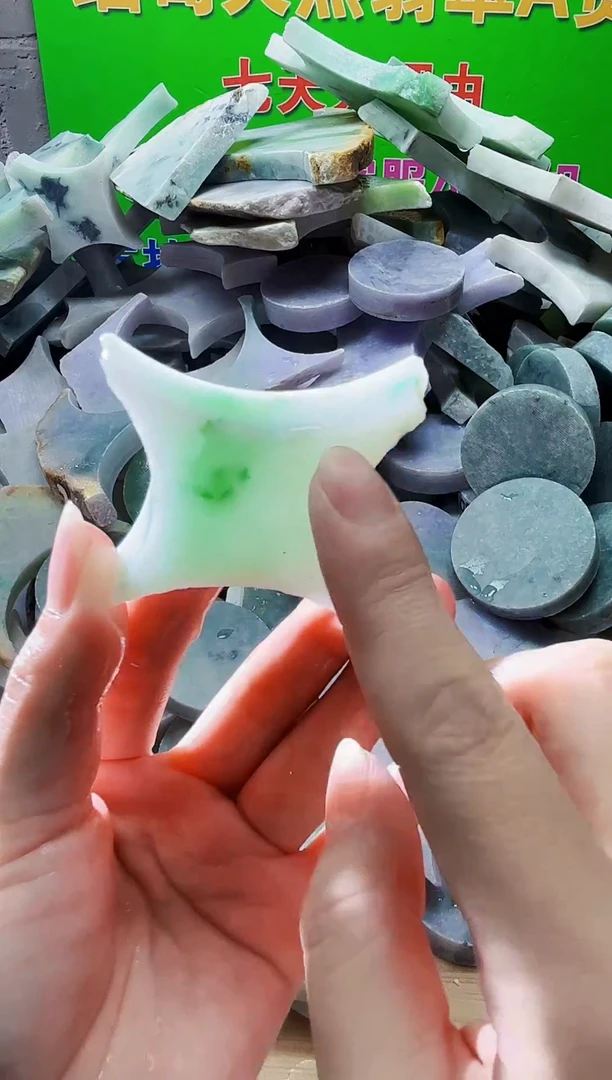 翡翠未镶嵌颈饰天然翡翠A货678