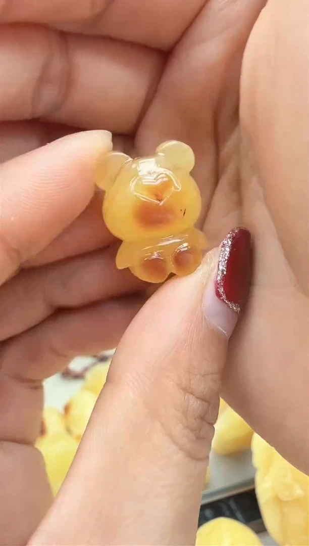 【闪购商品】琥珀裸石未镶嵌小熊