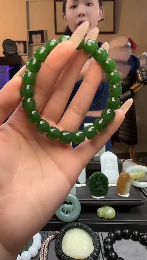 【闪购商品】和田玉碧玉极限弧未镶嵌手串