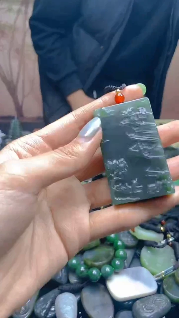 颈饰未镶嵌和田玉1