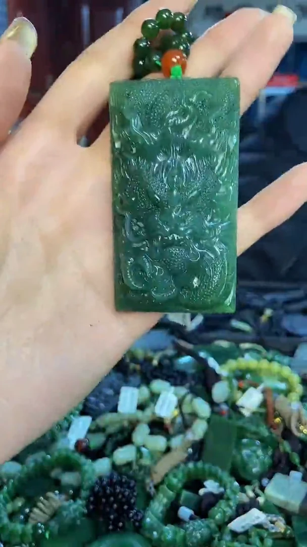 未镶嵌和田玉挂件1