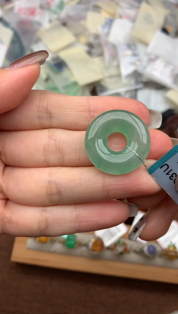 未镶嵌挂件翡翠—