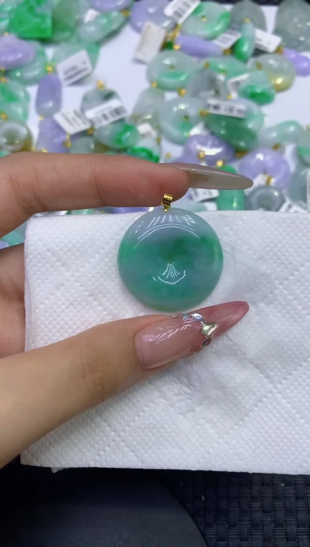 颈饰18K金镶嵌翡翠天然缅甸A货翡翠