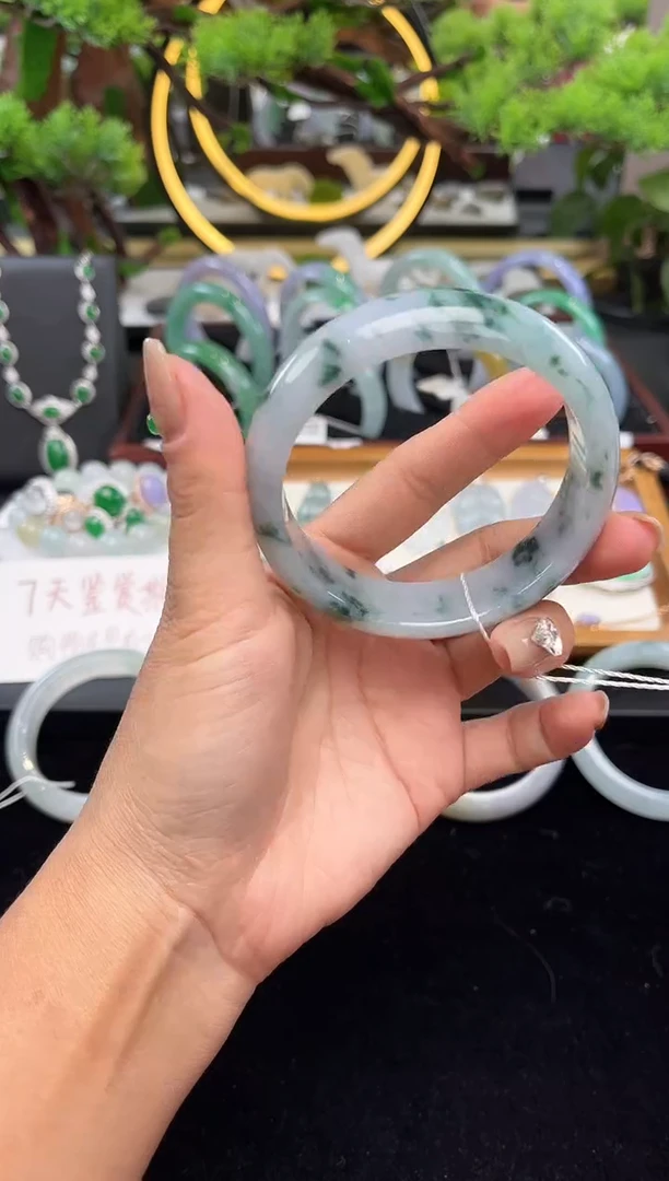 未镶嵌手镯翡翠手镯