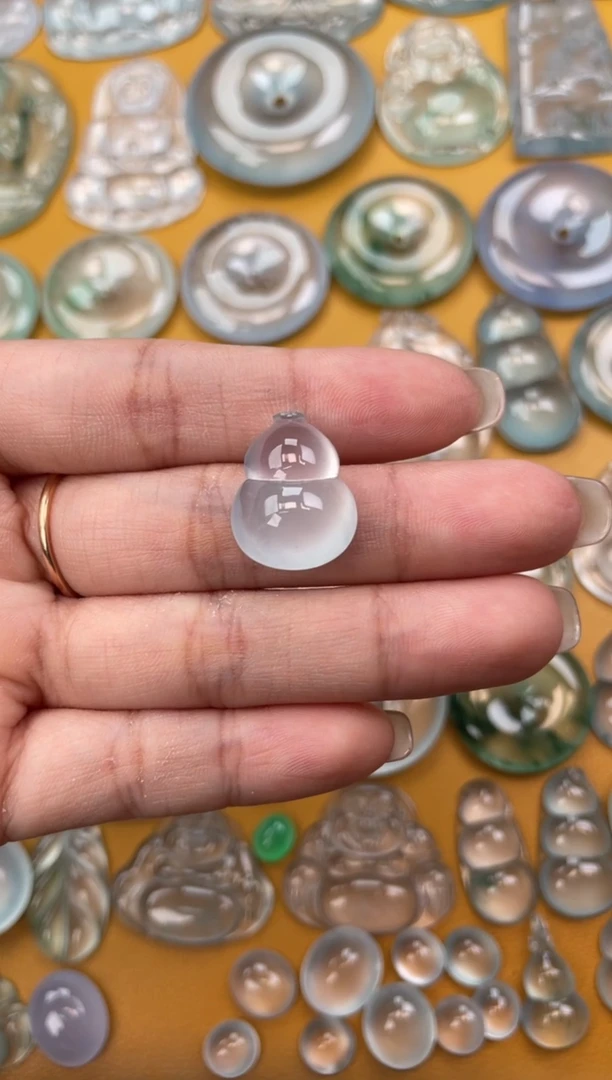 翡翠未镶嵌吊坠(不含链)葫芦 19.2 14.9 8.6