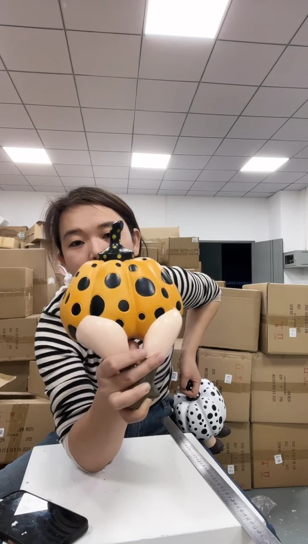 树脂坐姿南瓜摆件