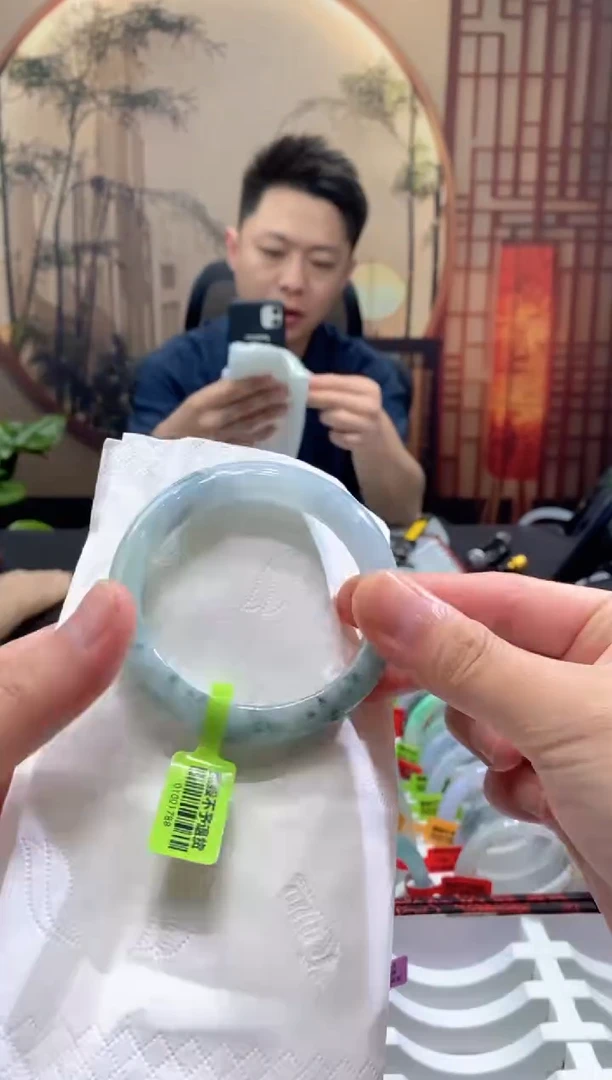 未镶嵌手镯翡翠000051790