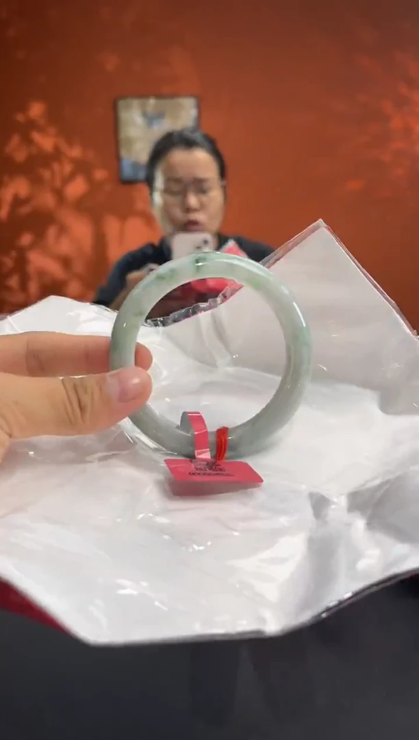未镶嵌手镯翡翠翡翠手镯（微瑕）圈口56
