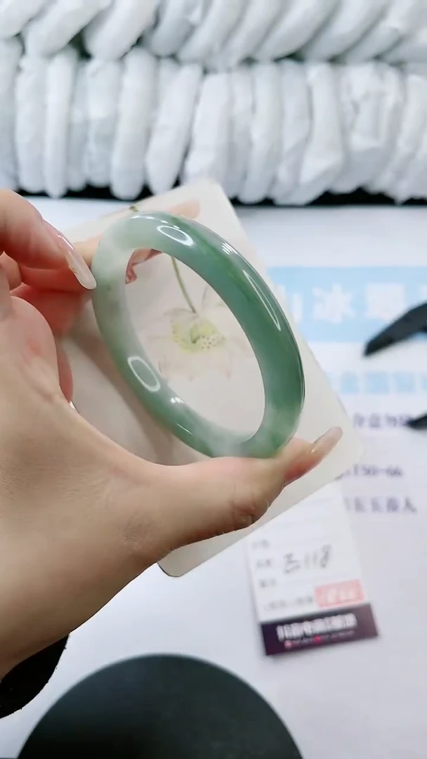 【闪购商品】石英质玉手镯未镶嵌多样性发货E118