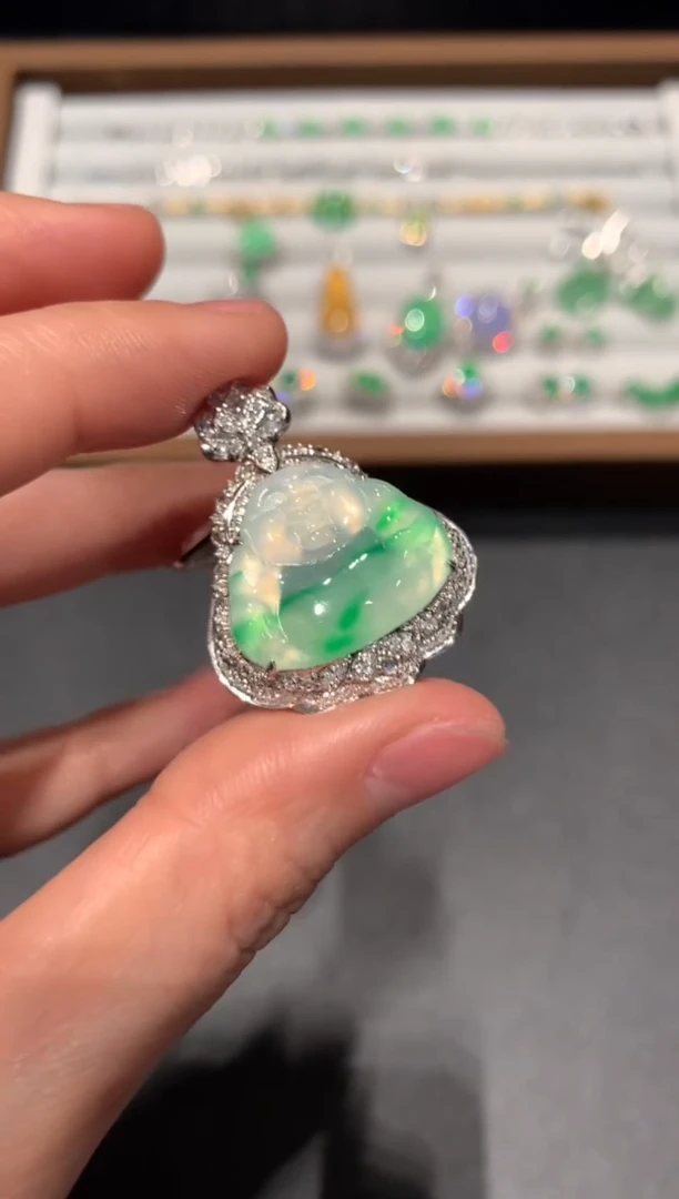 【闪购商品】翡翠吊坠(不含链)18K金镶嵌19800