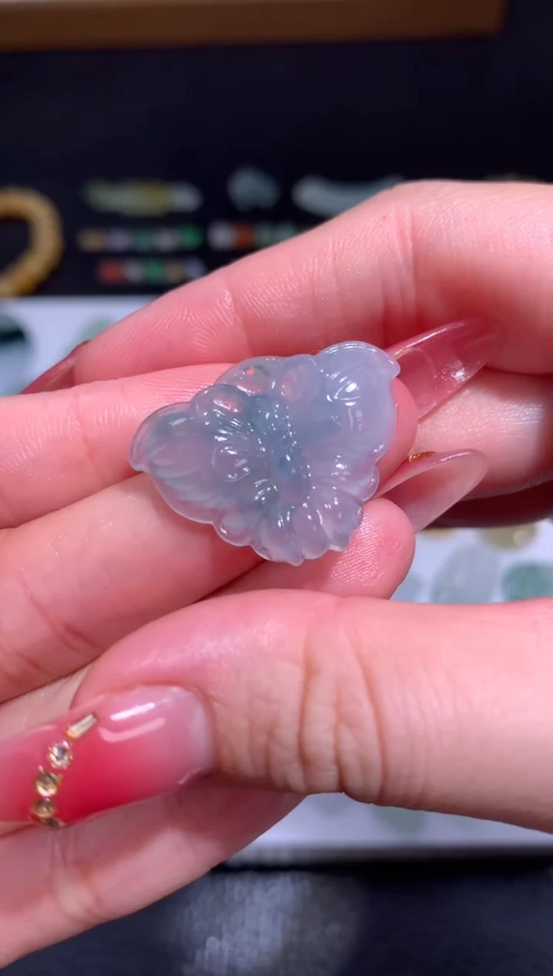 未镶嵌定制翡翠蝴蝶