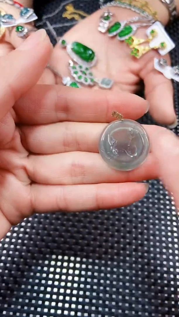 【闪购商品】翡翠吊坠(不含链)未镶嵌111111111