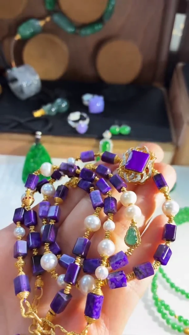 苏纪石（舒俱来）18K金镶嵌颈饰颈饰