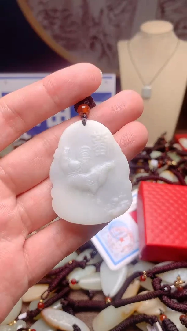 和田玉未镶嵌颈饰1