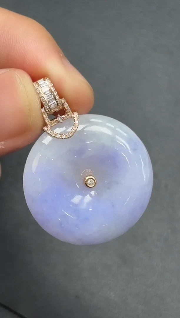 颈饰18K金镶嵌翡翠平安扣