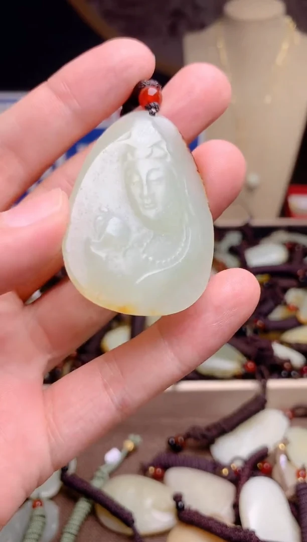 和田玉未镶嵌颈饰1