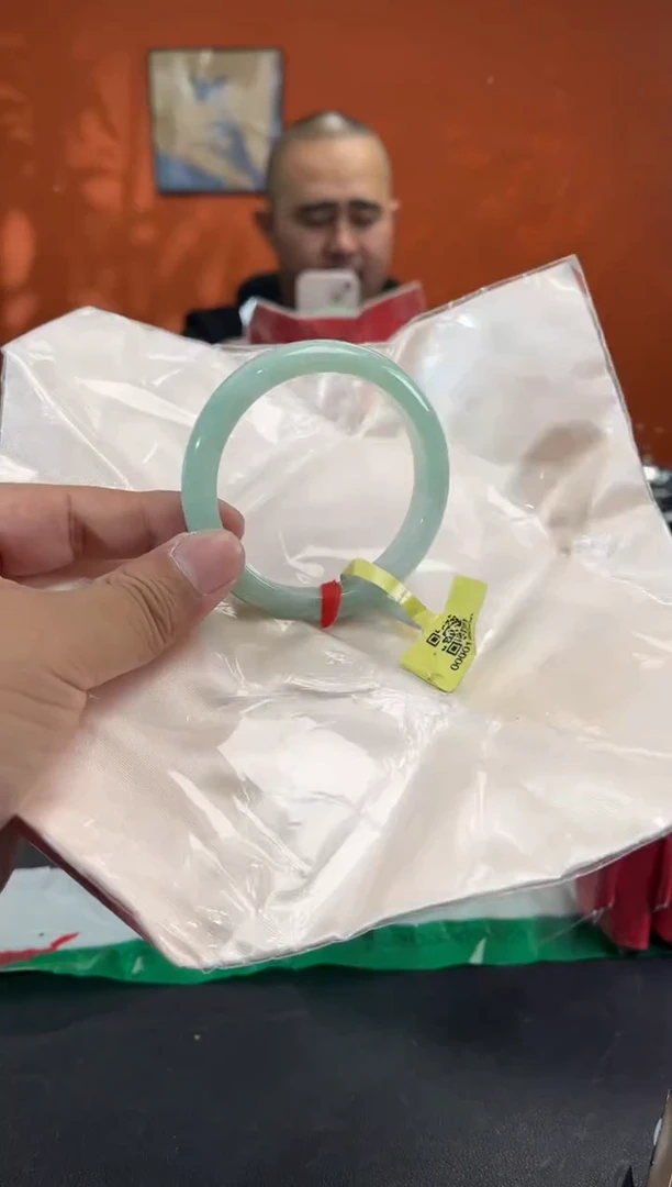 未镶嵌手镯翡翠7        圈口 56