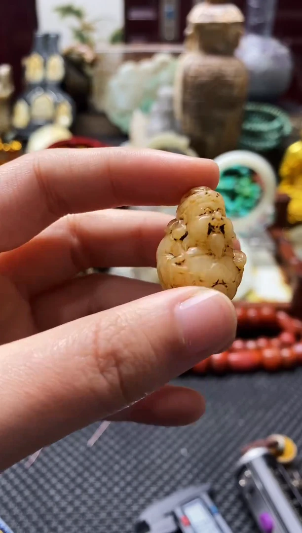 未镶嵌和田玉挂件1个