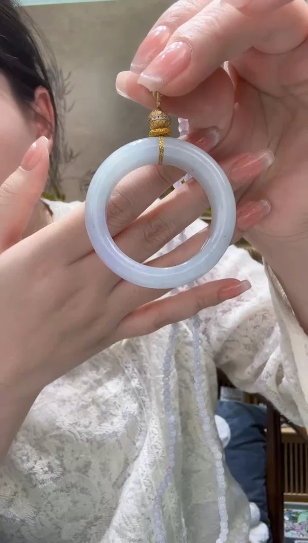 翡翠未镶嵌颈饰吊坠