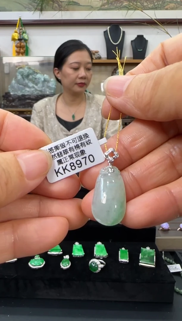 翡翠18K金镶嵌颈饰KK8970福果