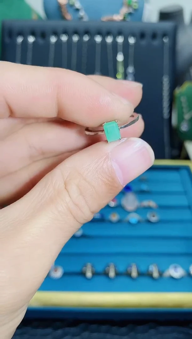 【闪购商品】祖母绿戒指银S925镶嵌1121