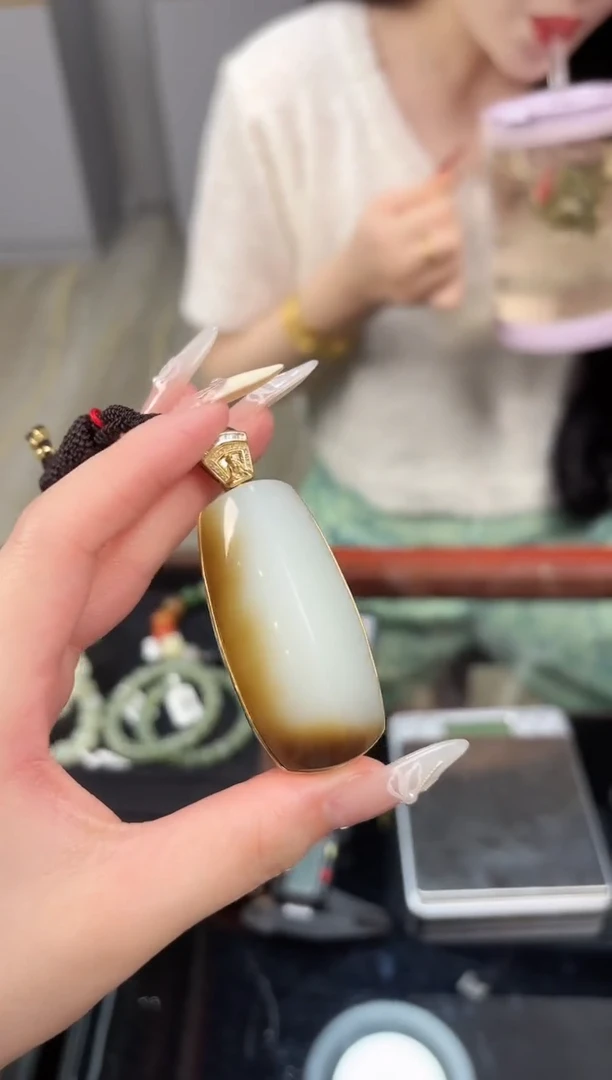 和田玉18K金镶嵌颈饰董小姐推荐 多样性发货 拍一发一