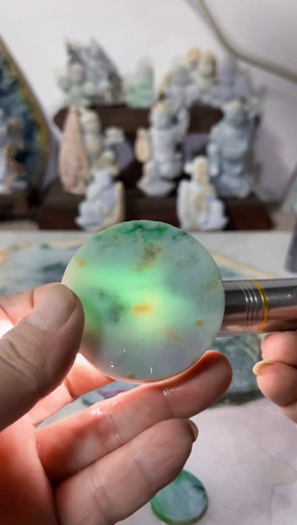 【闪购商品】翡翠吊坠(不含链)未镶嵌A893