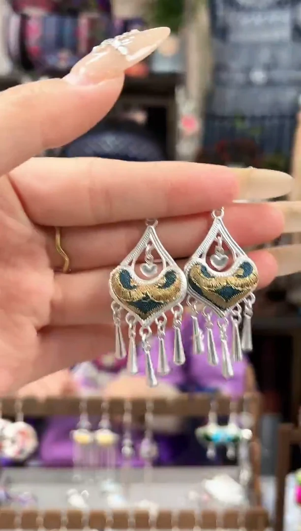 织绣民族风非遗老绣苗银饰品146