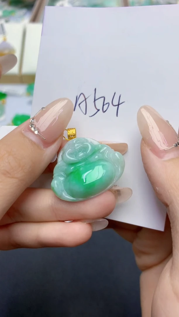 翡翠18K金镶嵌颈饰天然缅甸A货翡翠