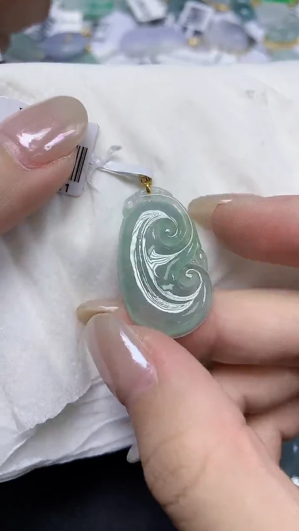 翡翠18K金镶嵌颈饰天然缅甸翡翠A货