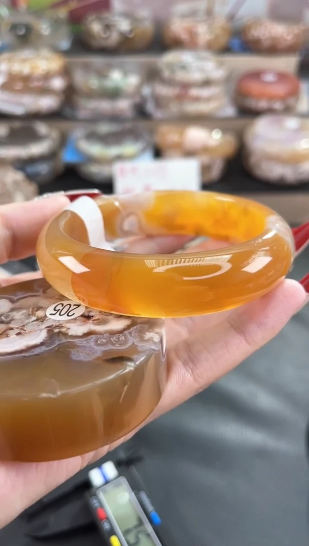 未镶嵌手镯石英质玉59