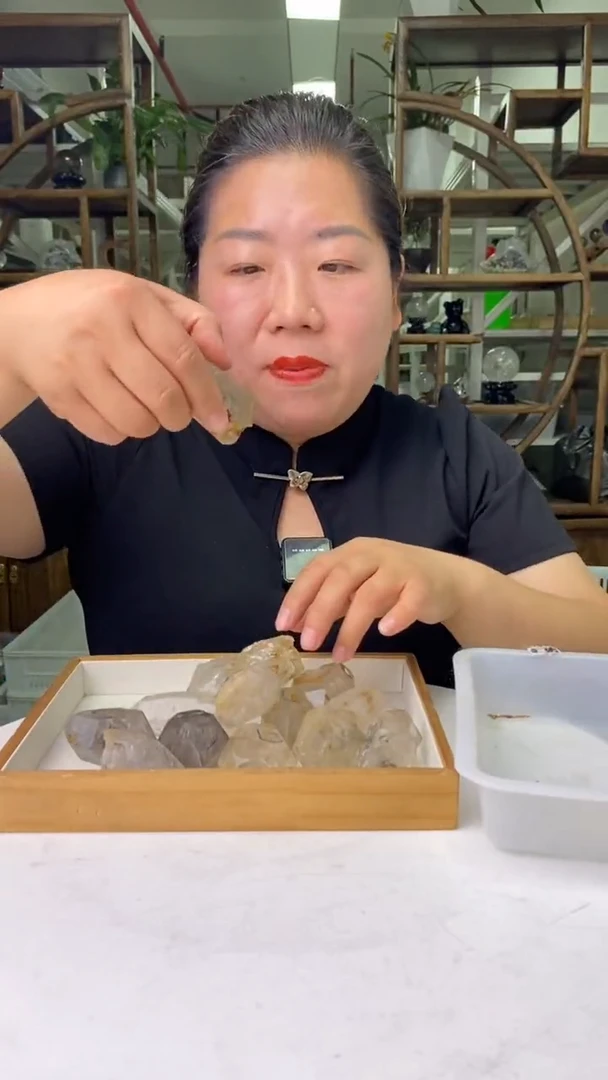 原石未镶嵌水晶水胆原石D508多样性发其一80+